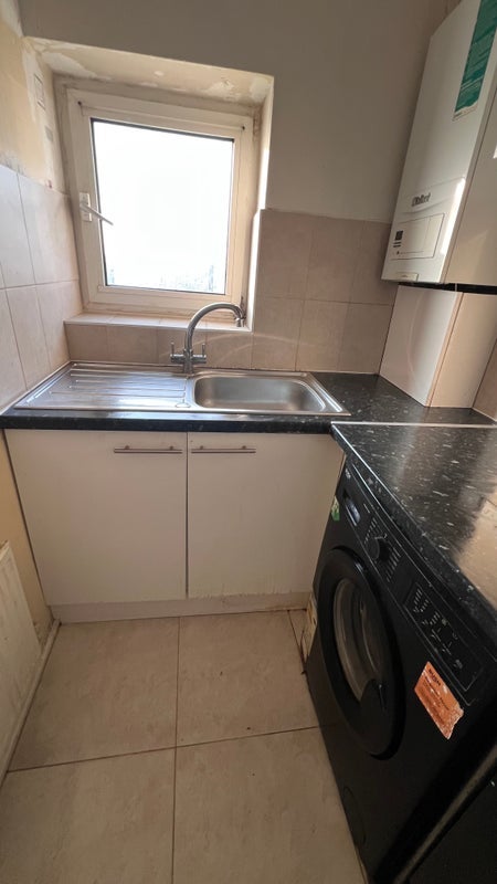 Room Haydens Road in Harlow