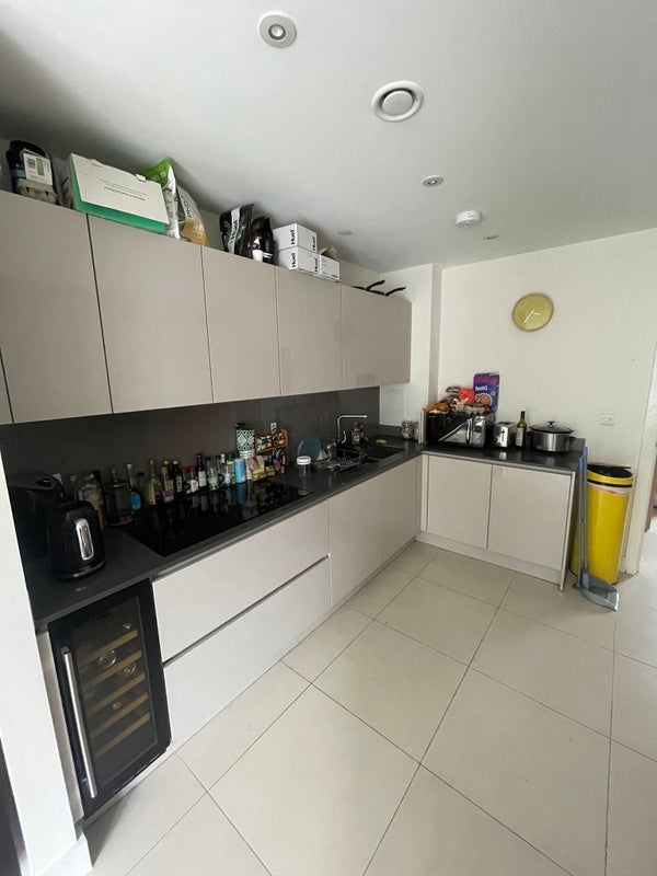 Room Bourke Close in Greater London