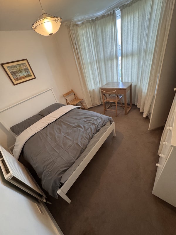 Room Delafield Road in Greater London