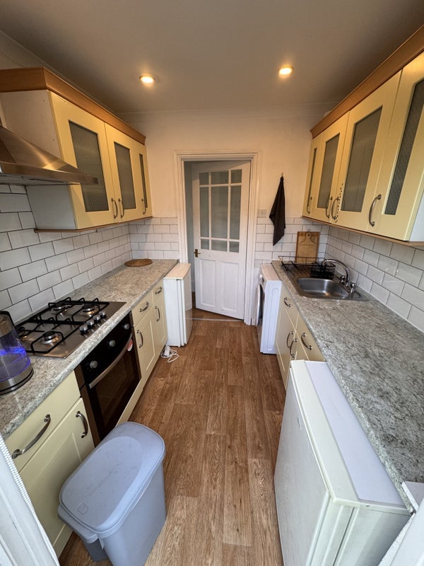 Room Delafield Road in Greater London