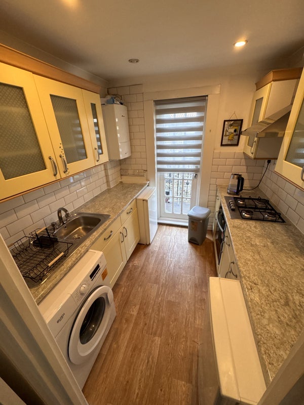 Room Delafield Road in Greater London