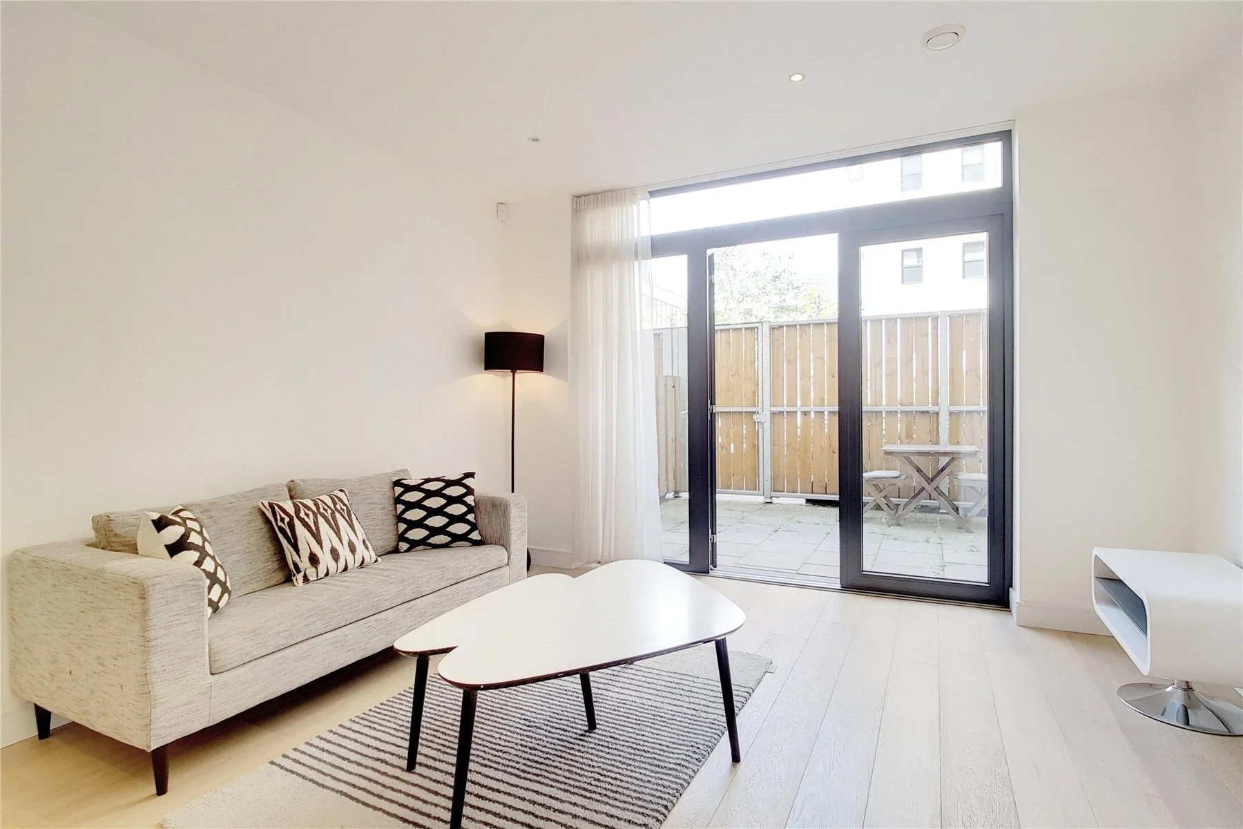 Flat Commercial Street in Greater London