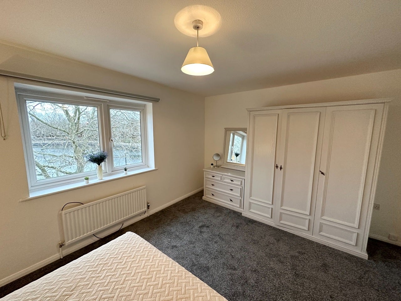 Room Bray Crescent in Greater London