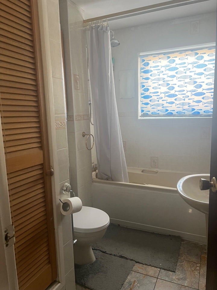 Room Poynings Road in Crawley