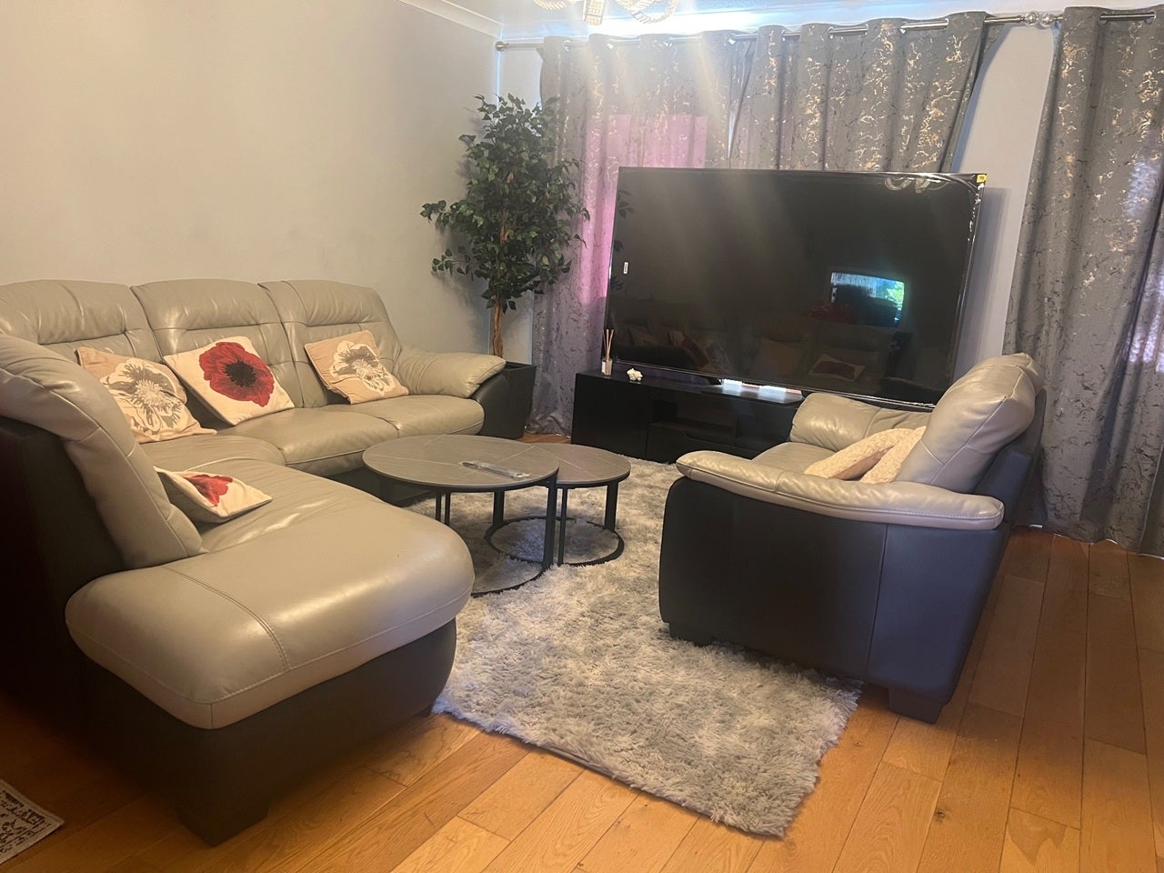 Room Poynings Road in Crawley