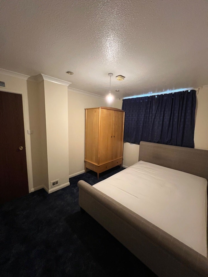 Room Poynings Road in Crawley