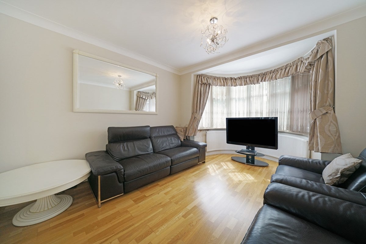 House Kenton Road in Greater London