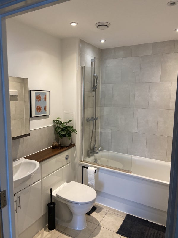 Room Bramwell Way in Greater London