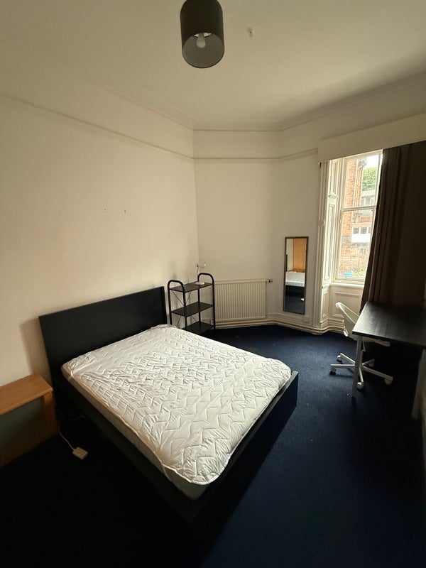 Flat Sauchiehall Street in Glasgow