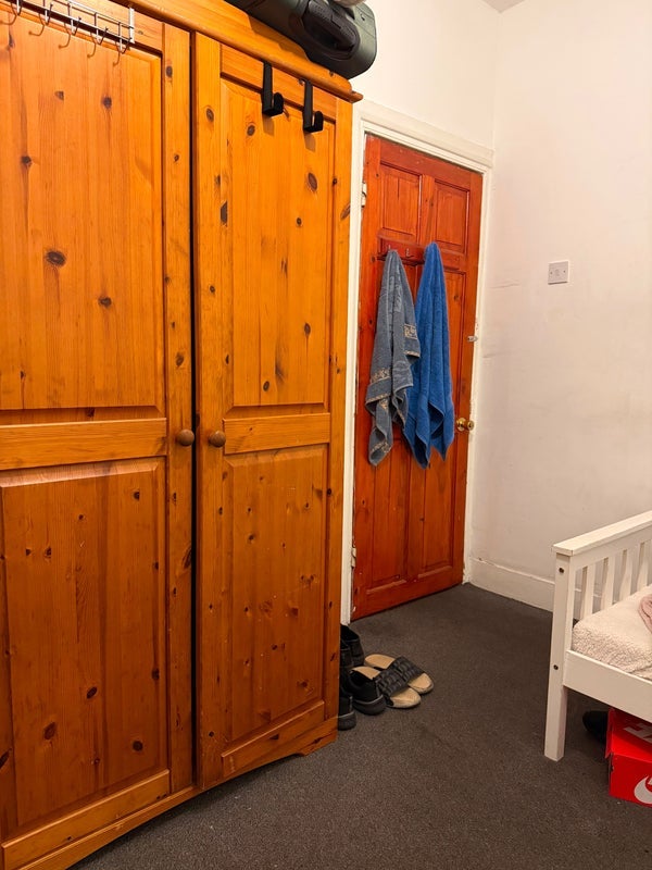 Room St Mary's Road in Greater London
