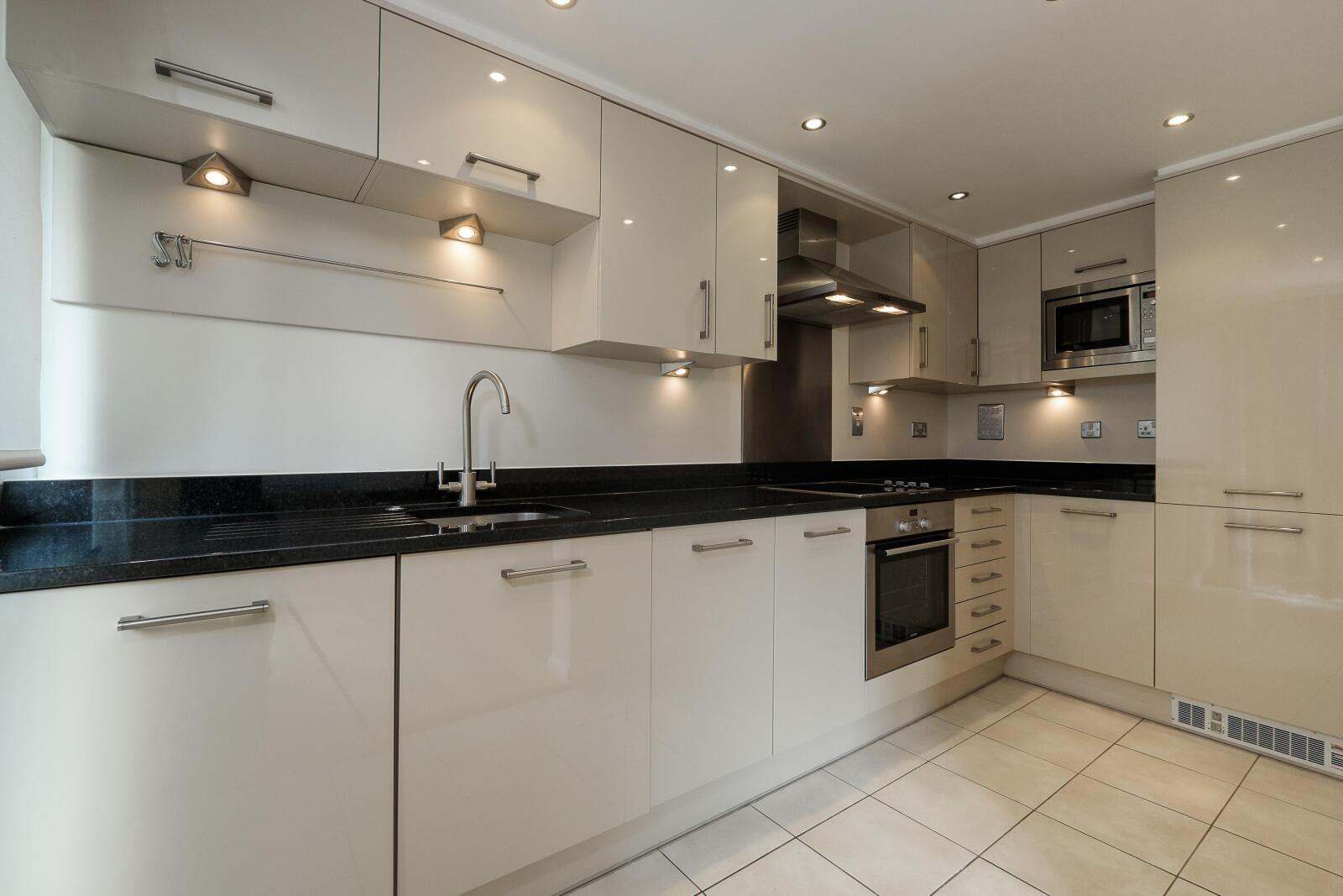 Flat Mount Ararat Road in Greater London