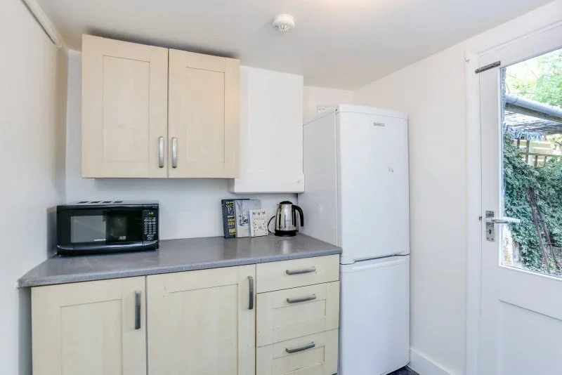 Room Miller's Court in Greater London