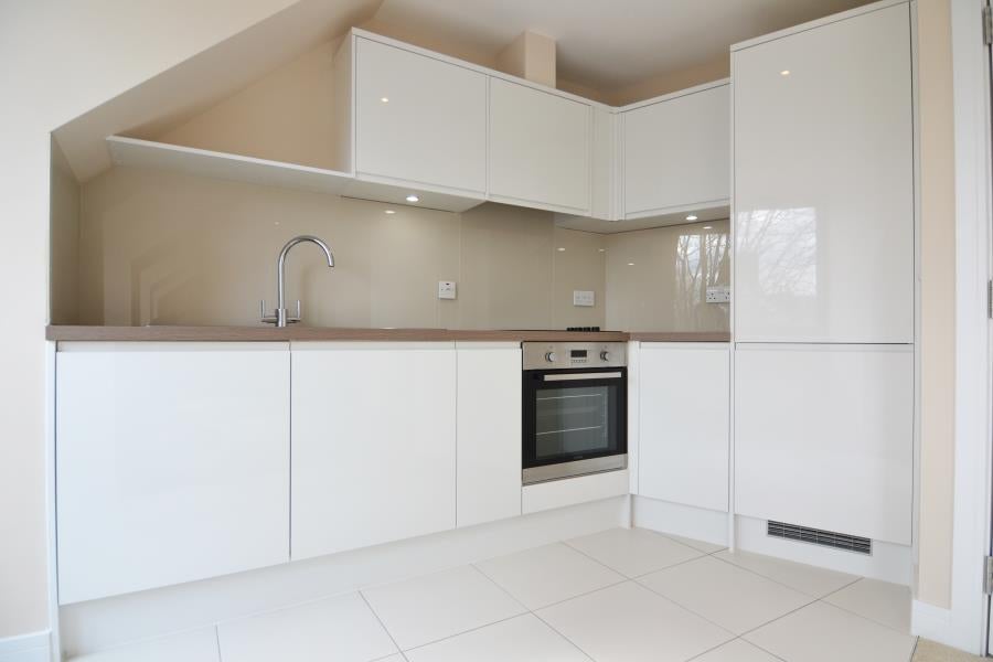 Flat Grove Crescent in Greater London