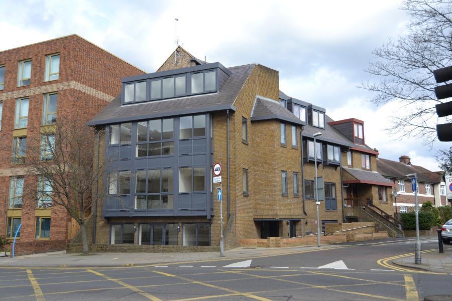 Flat Grove Crescent in Greater London