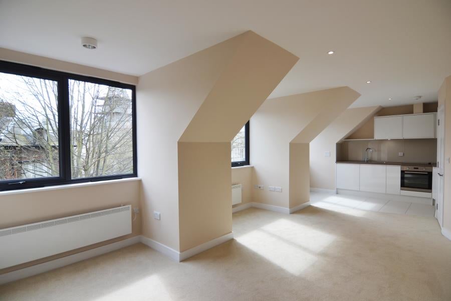 Flat Grove Crescent in Greater London
