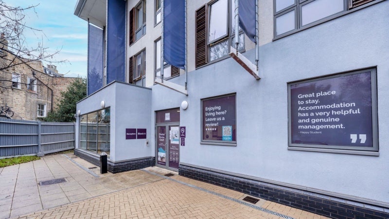 Room Green Lanes in Greater London