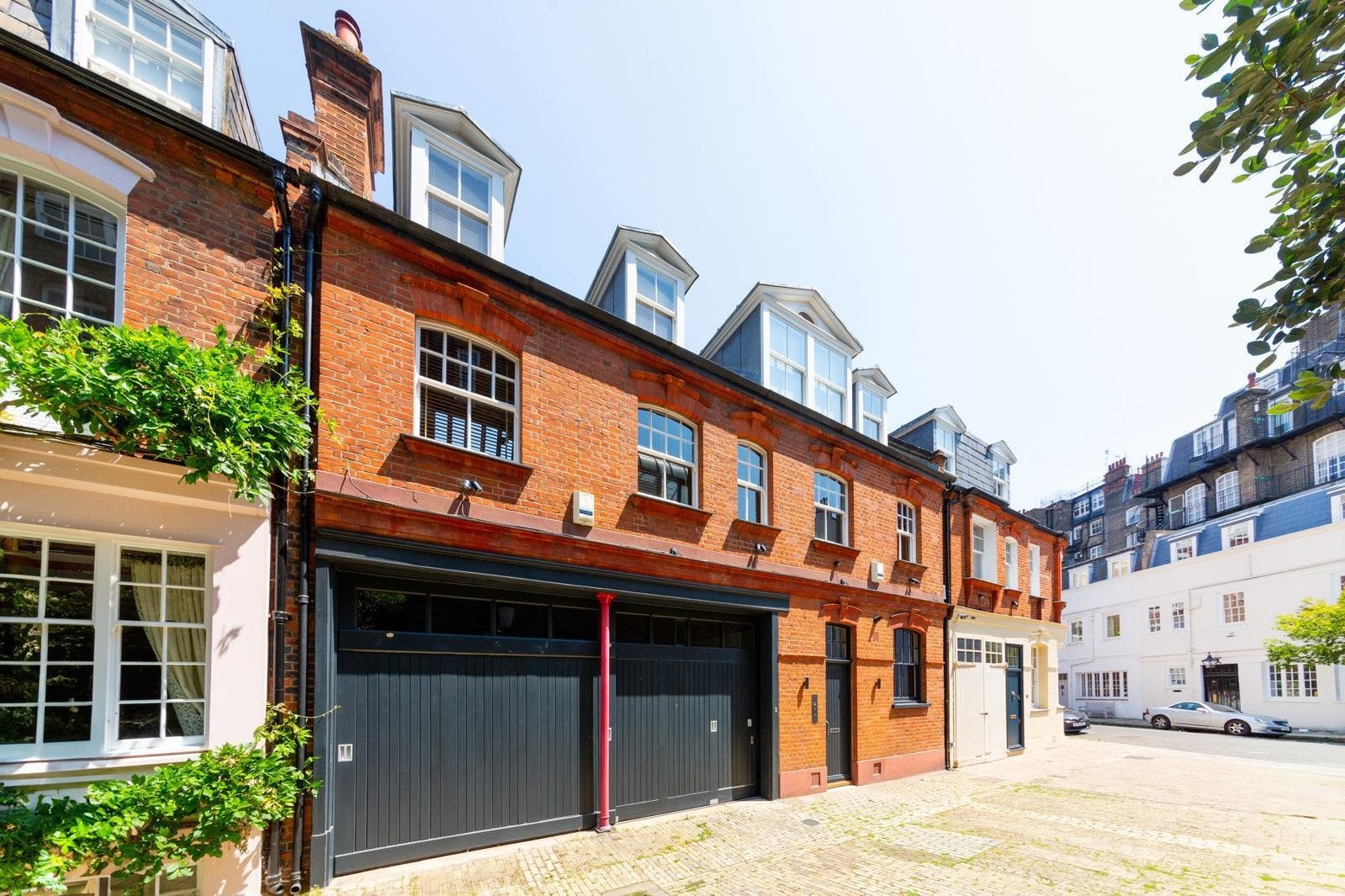 House Clover Mews in Greater London
