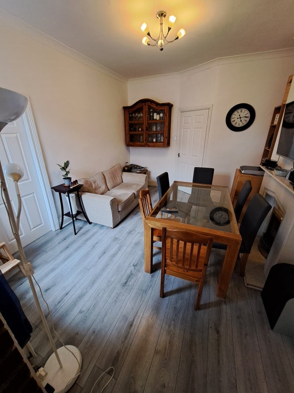 Room Brinkburn Avenue in Gateshead