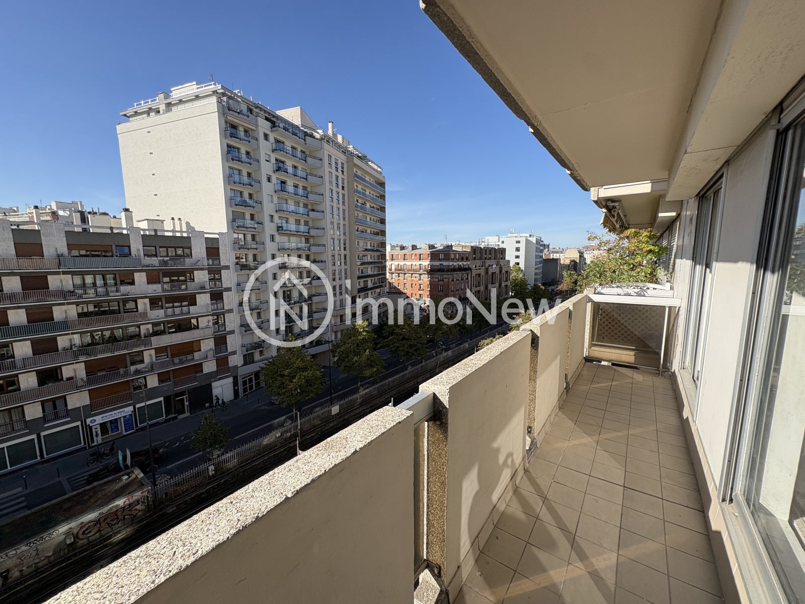 Flat Avenue du Général Michel Bizot in Paris