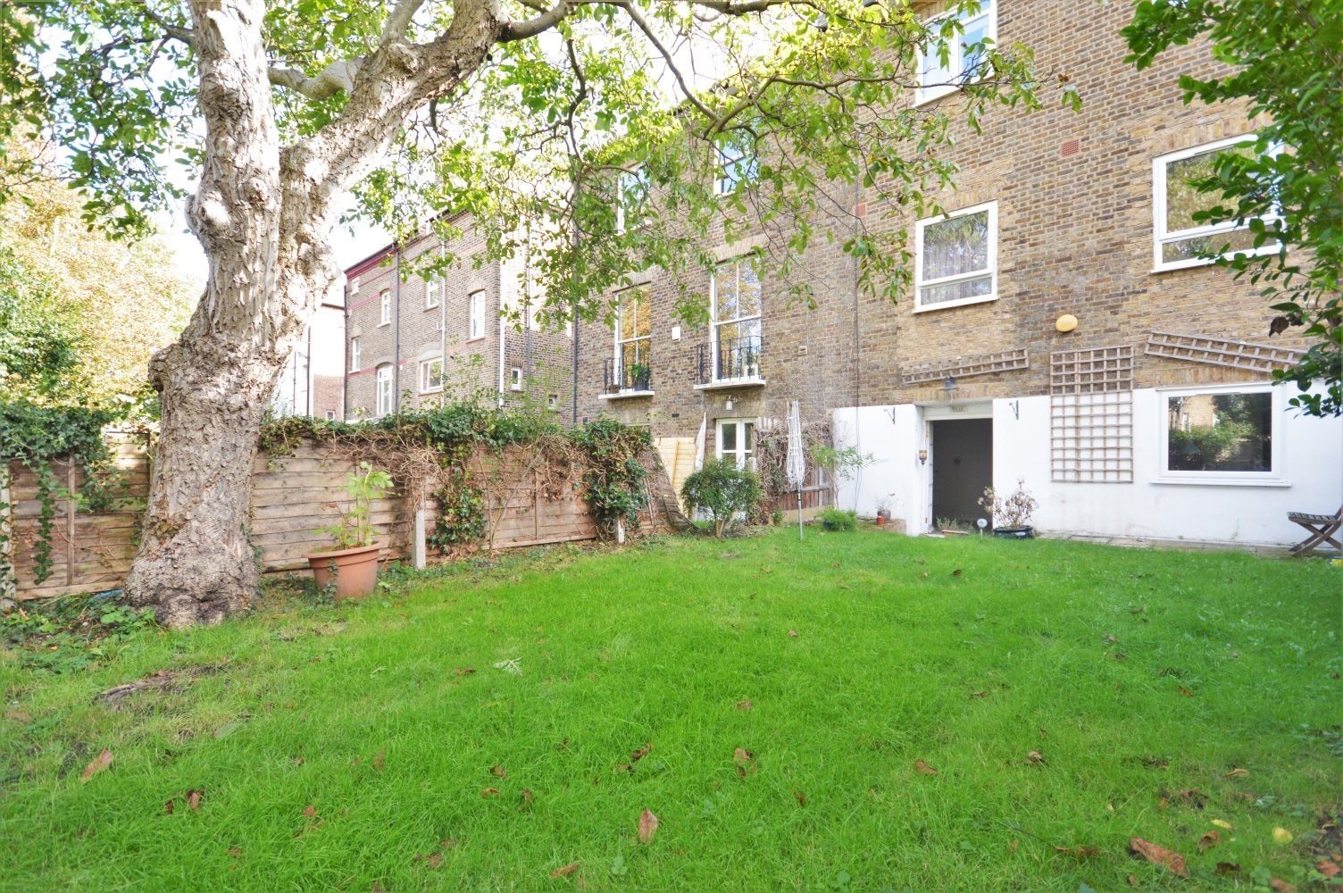 Flat Sunderland Road in Greater London