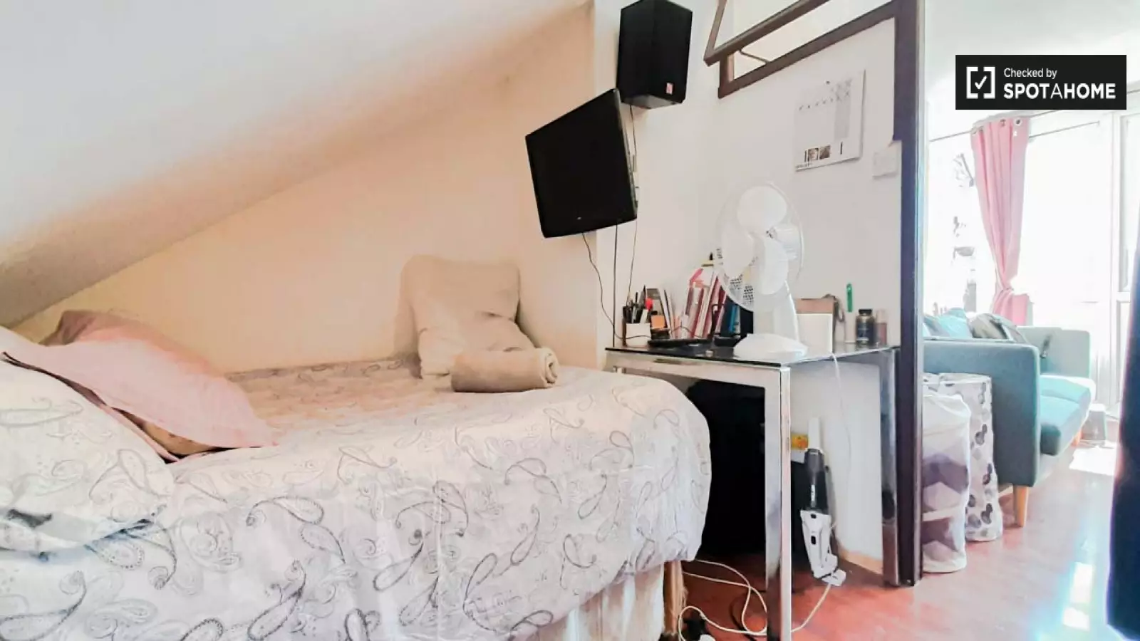 Flat Burwell Walk in Greater London