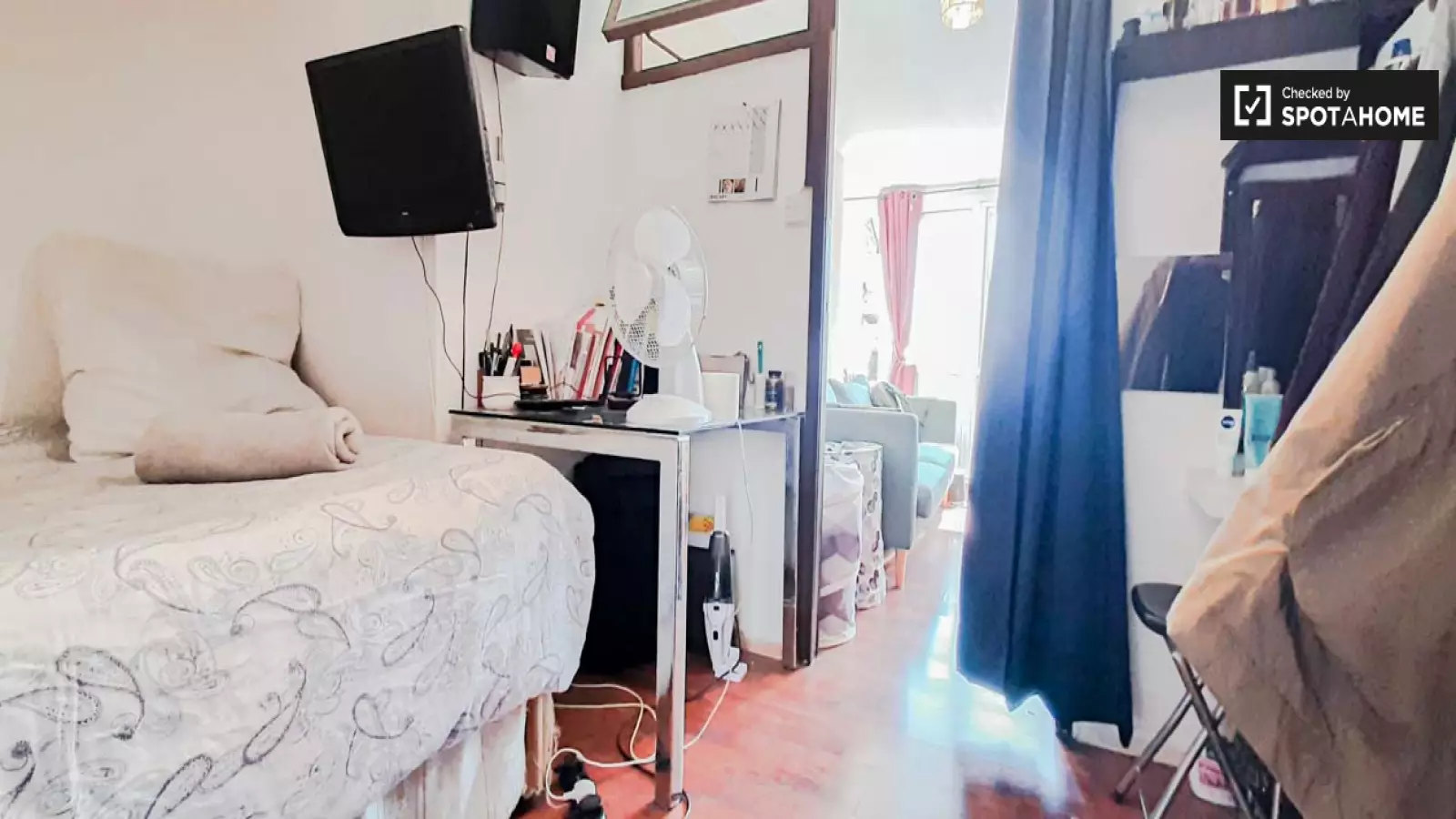Flat Burwell Walk in Greater London
