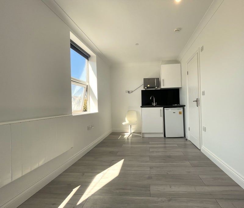 Flat Engleheart Road in Greater London