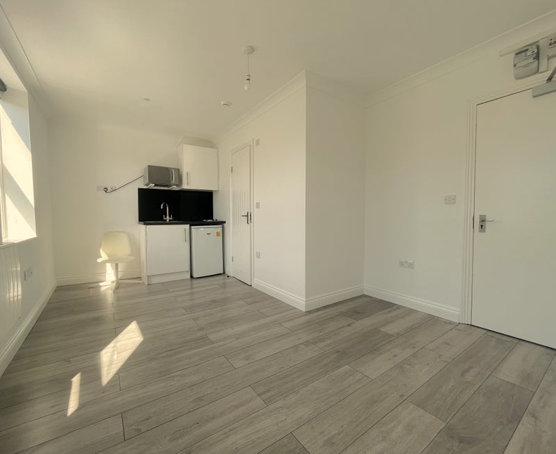 Flat Engleheart Road in Greater London