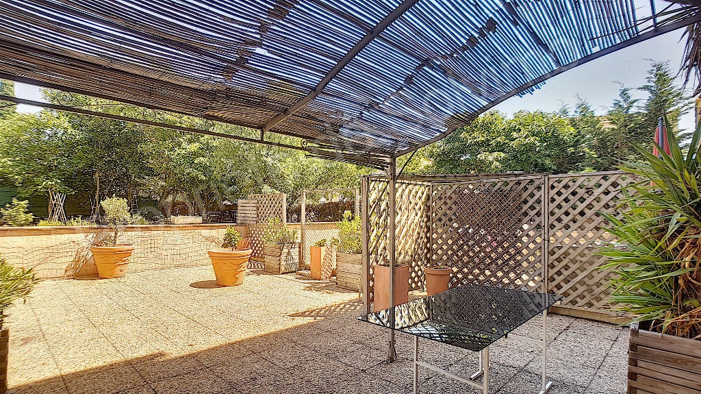 Flat Place de Provence in Vitrolles