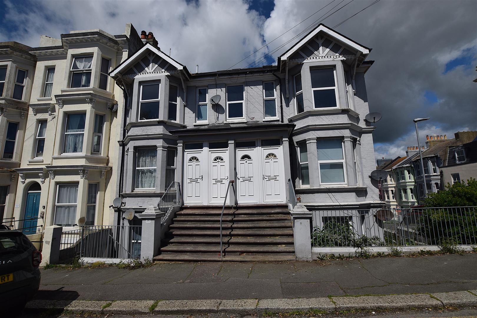 Flat Priory Road in St Leonards