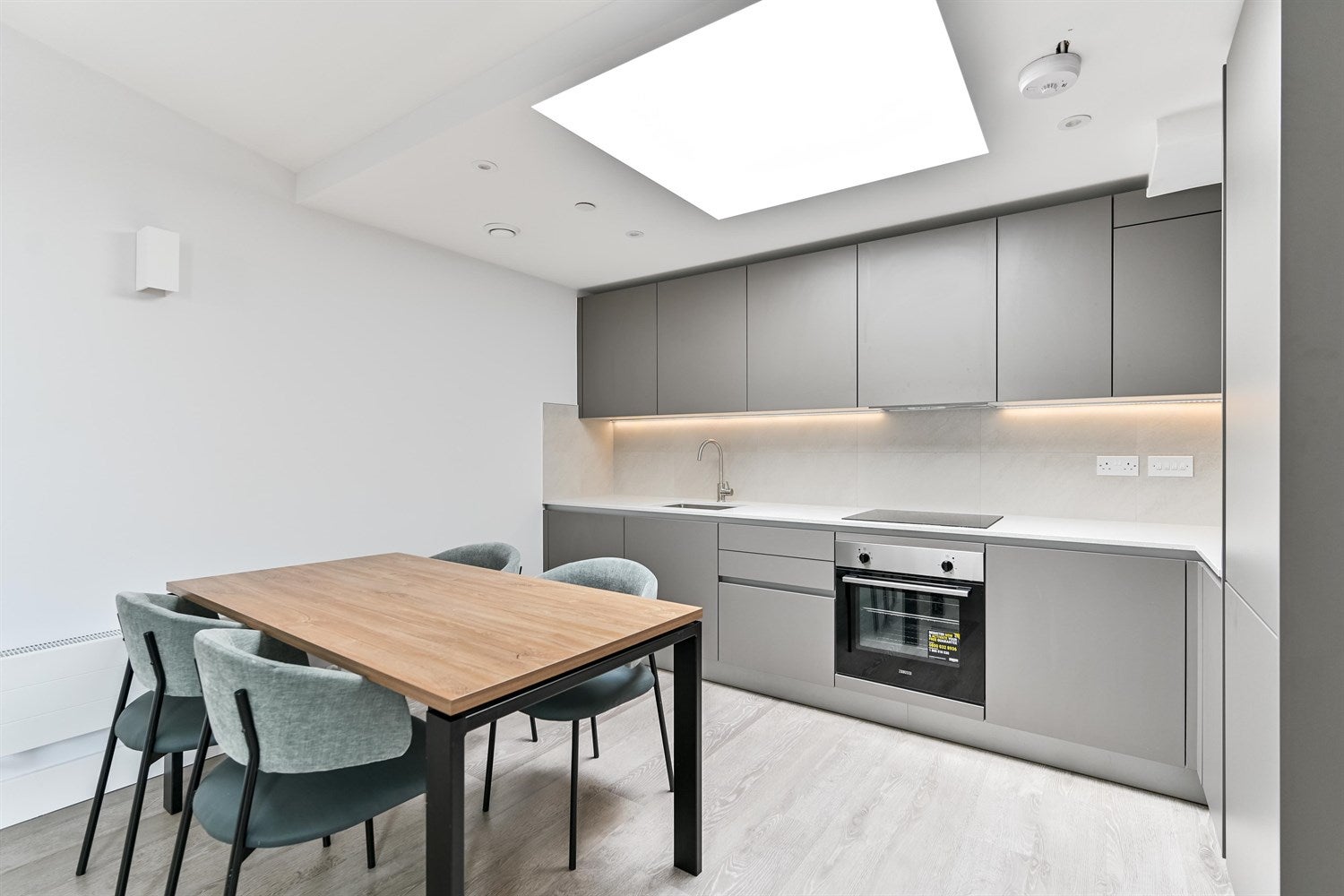 Flat Kenavon Drive in Reading