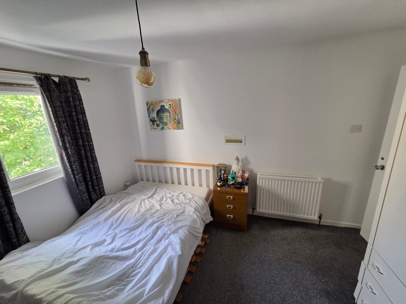 Flat Dumbryden Grove in City of Edinburgh