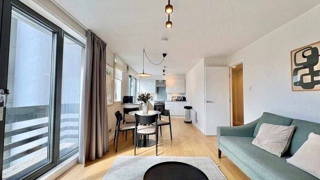 Flat Charlotte Street in Greater London