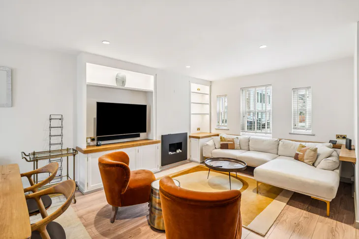 House Laurence Mews in Greater London