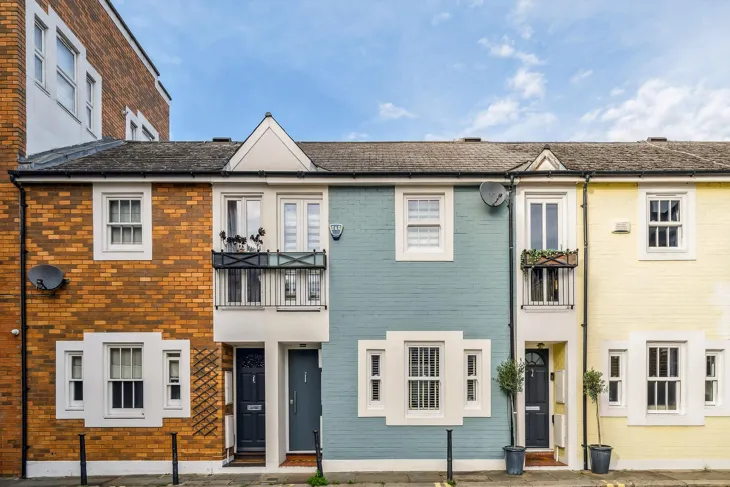 House Laurence Mews in Greater London