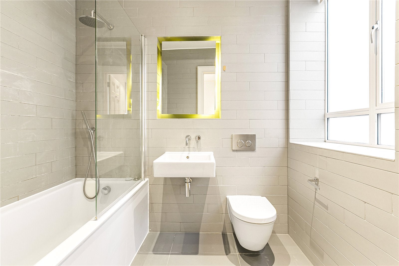 Flat Strand in City of Westminster