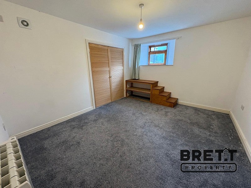 Flat Fulke Street in Milford Haven