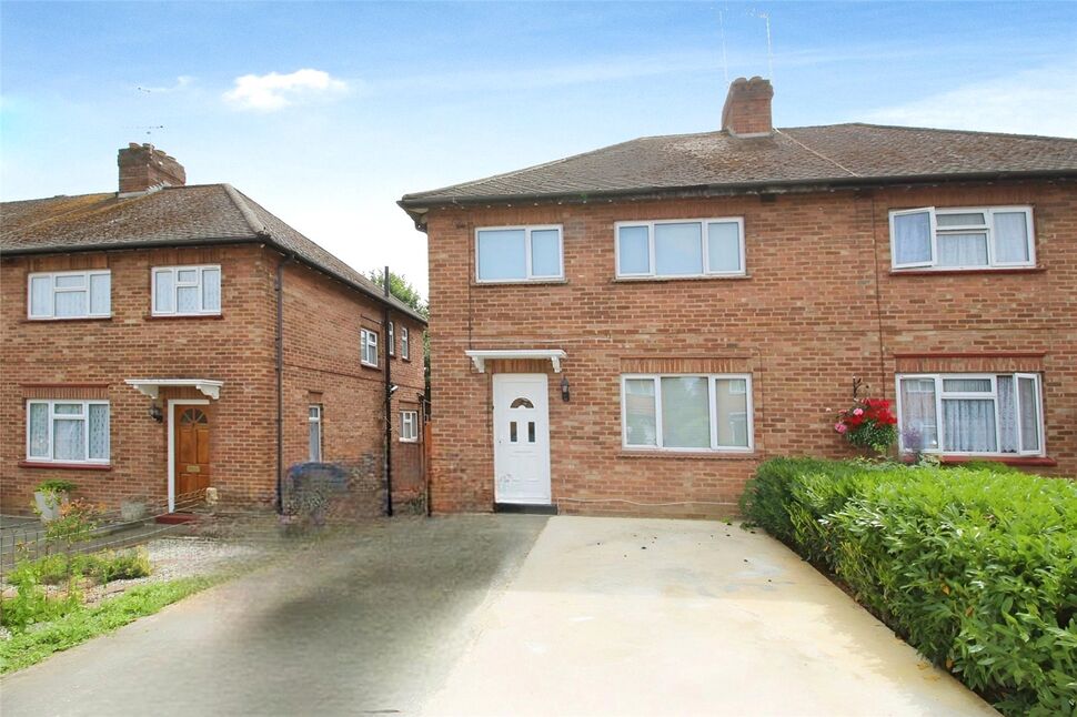 House Ripley Avenue in Borough of Runnymede