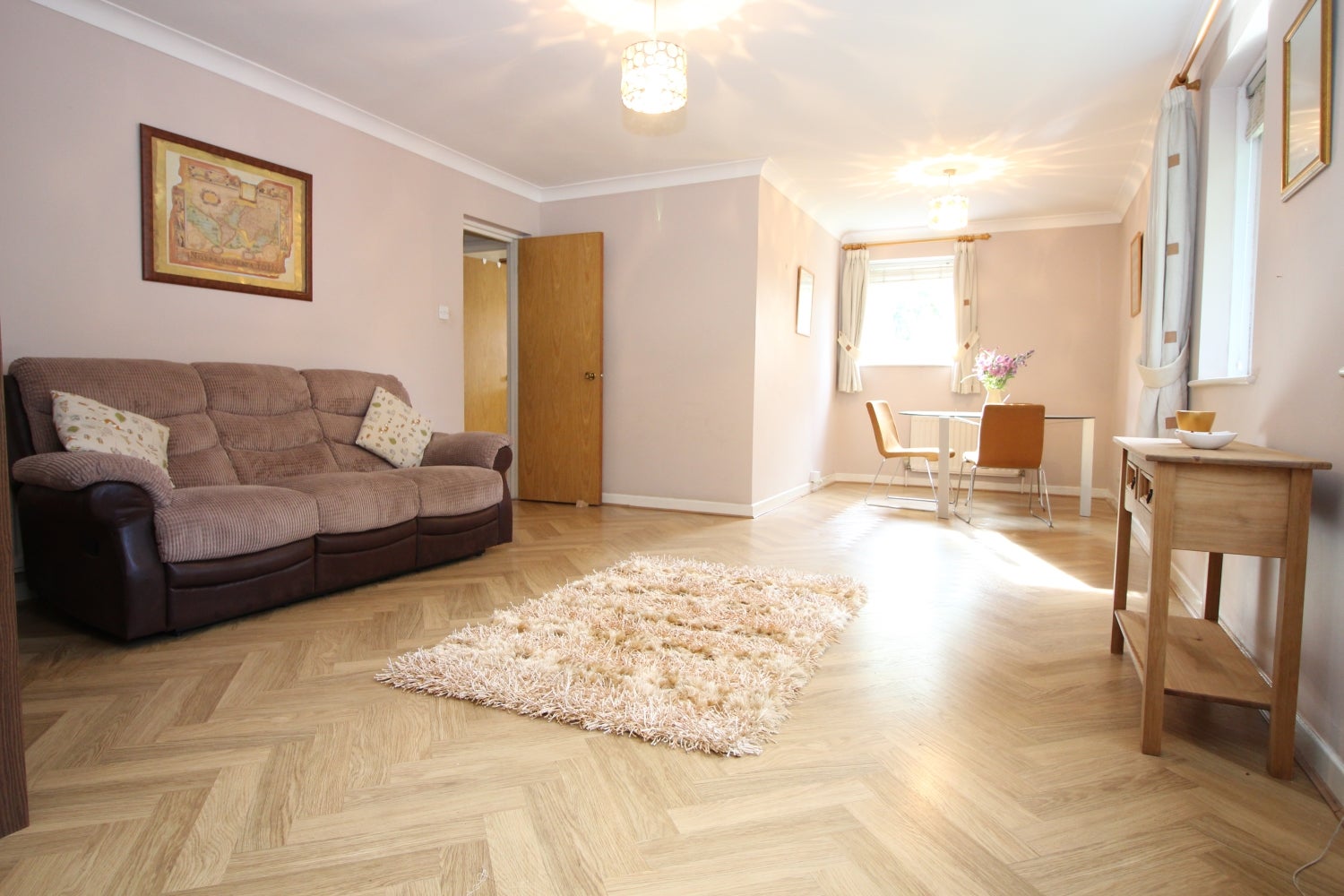 Flat The Crescent in Cardiff