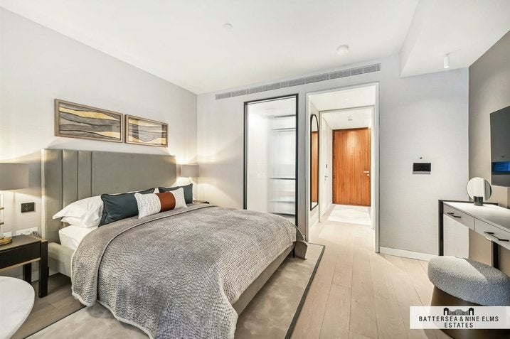 Flat Hanover Square in City of Westminster