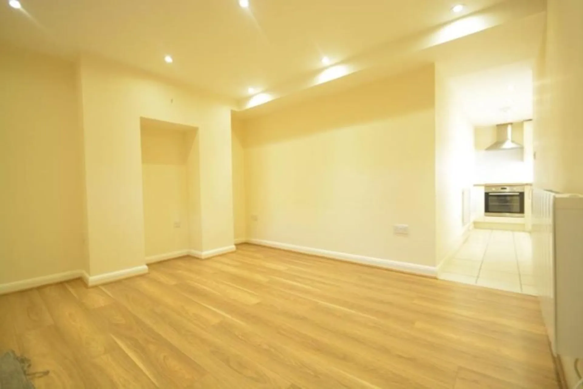 Flat Brewer Street in Maidstone