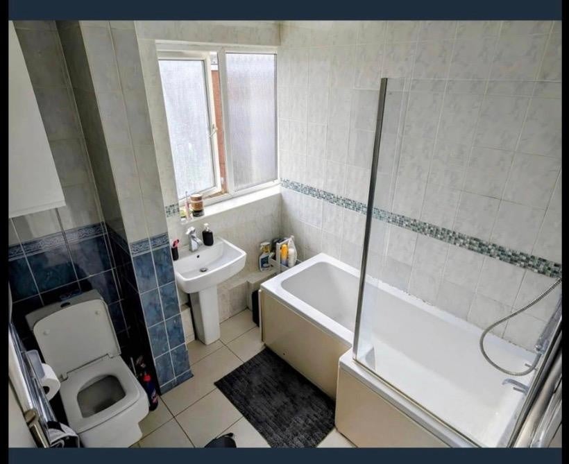 Room The Larches in Luton