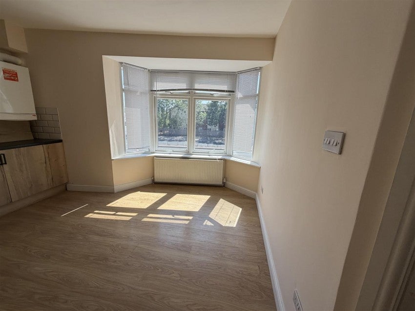 Flat Great West Road in Greater London