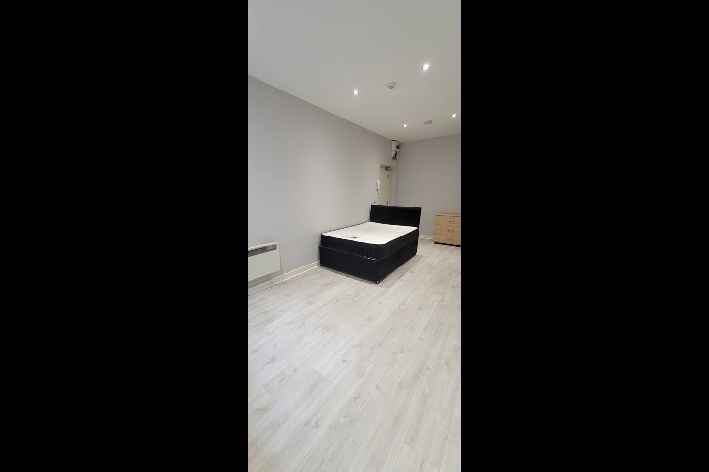 Room Adelphi Street in Preston