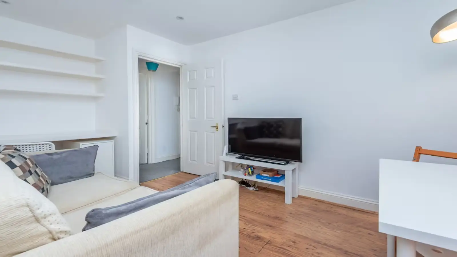 Flat Brixton Hill in Greater London