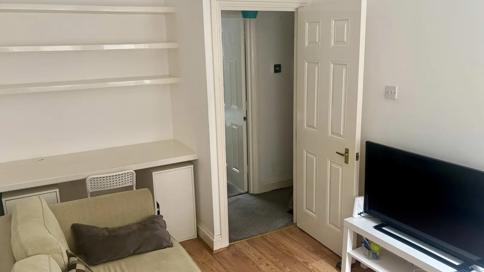 Flat Brixton Hill in Greater London
