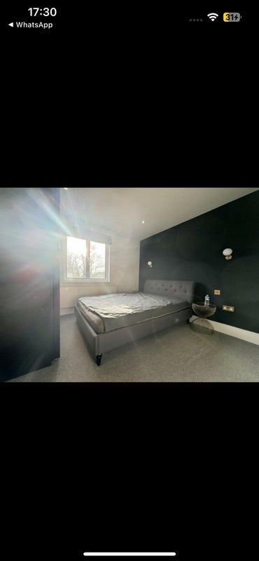 Room Dairy Mews in Greater London
