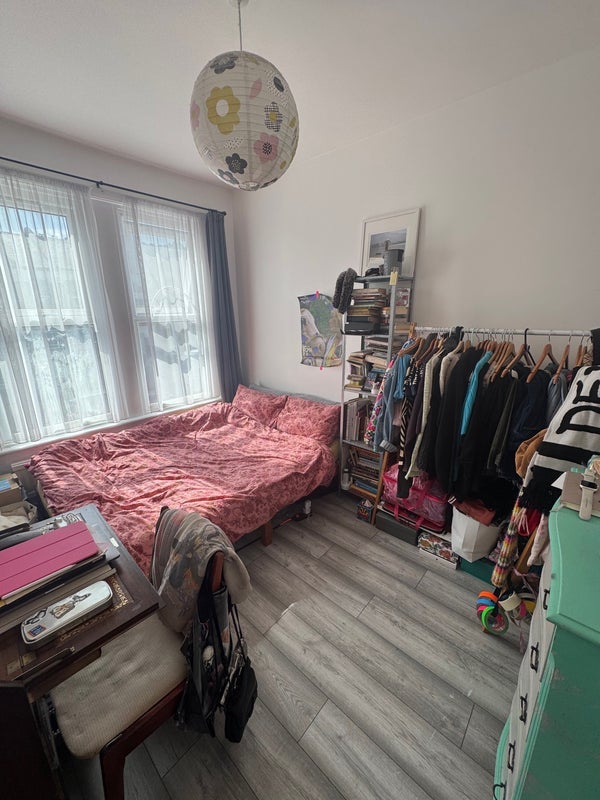 Room Warham Road in Greater London