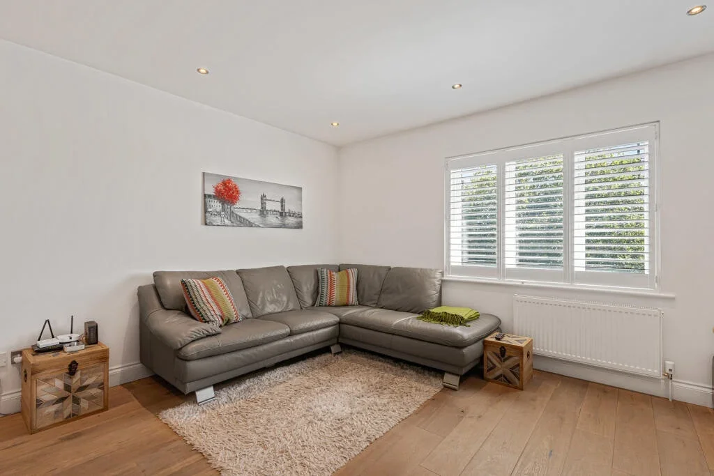 Flat Glamis Place in Greater London
