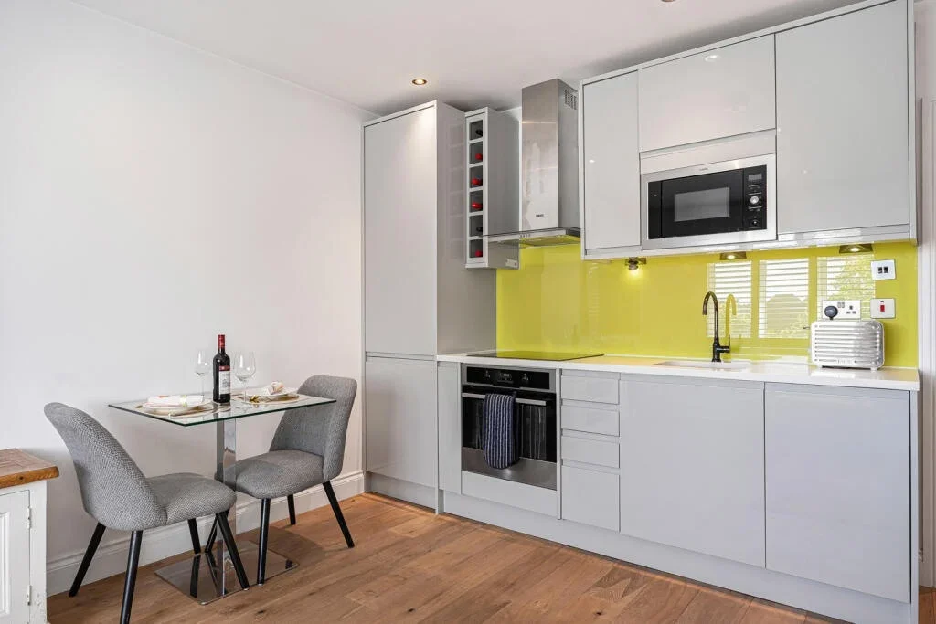 Flat Glamis Place in Greater London